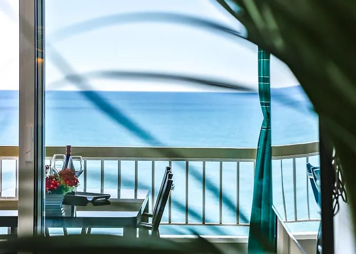 MAGNÍFICO APARTAMENTO - primera línea de mar
