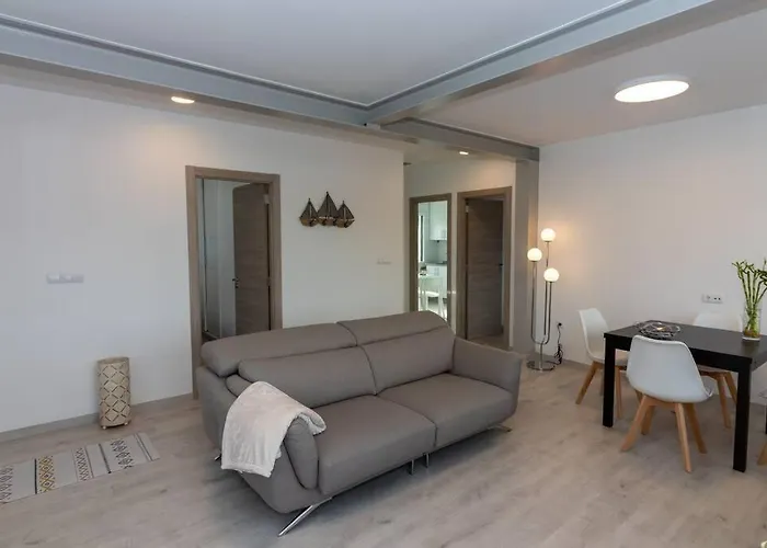 Acogedora vivienda con jardín andando a la playa.