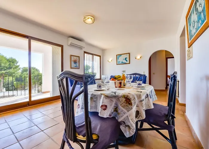 At078 Villa Serena