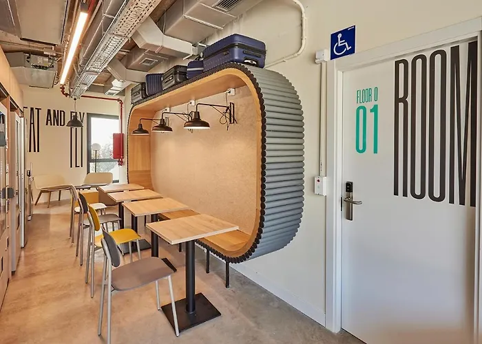 Hostelfly Madrid Airport