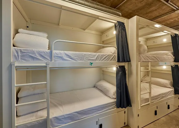 Hostelfly Madrid Airport