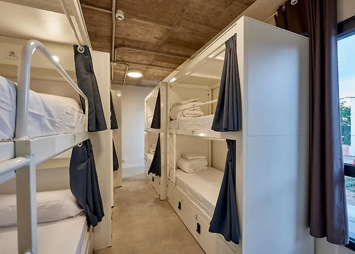 Hostelfly Madrid Airport