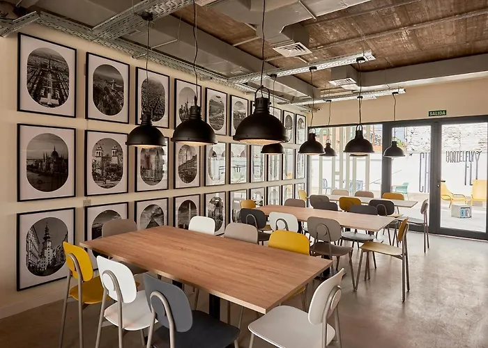Hostelfly Madrid Airport