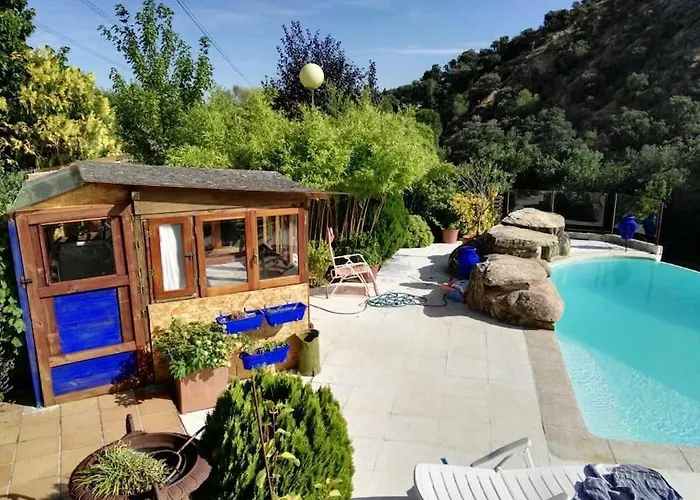 Casa con vistas increíbles, piscina Infinity y jardín con rincones preciosos