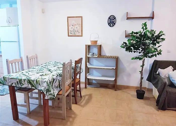 Casa familiar a pie de piscina