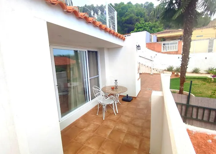 VILLA FALCONERA APARTAMENTS, GANDIA a las faldas de la montaña RELAX&PETS