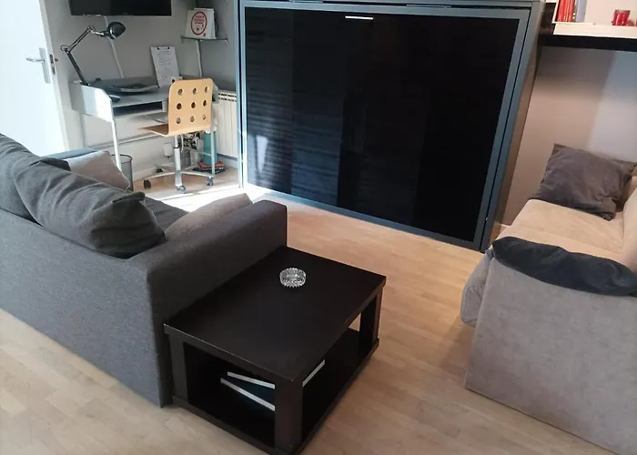 Apartamento San Quirce - céntrico y reformado- wifi y netflix