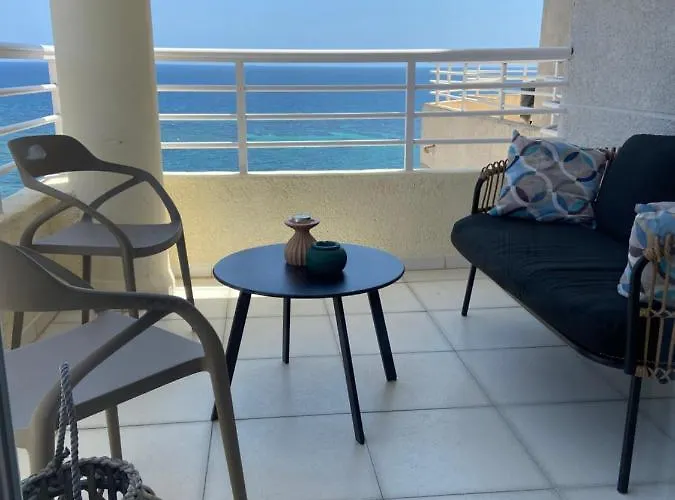 Relaxing Modern Beachfront Apartment - Amazing Sea View