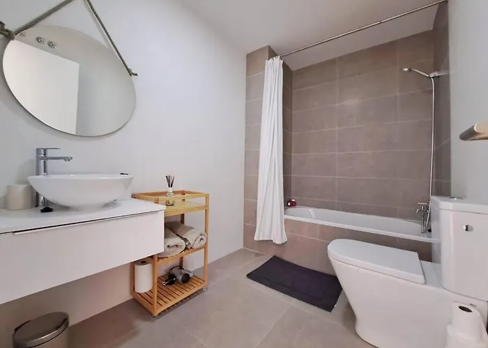 Charming Flat Close To The Beach