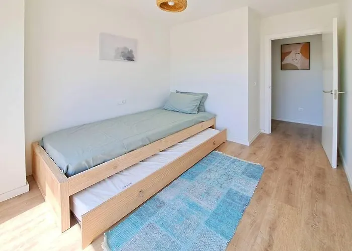 Charming Flat Close To The Beach