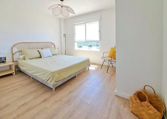 Charming Flat Close To The Beach