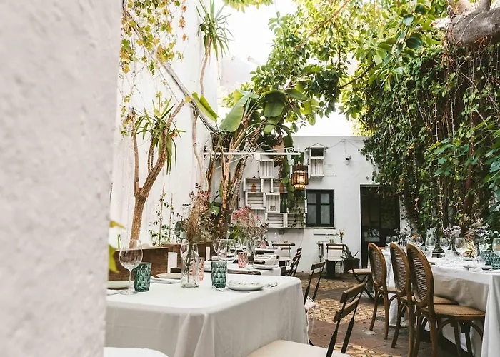 Doña Lola Rooms