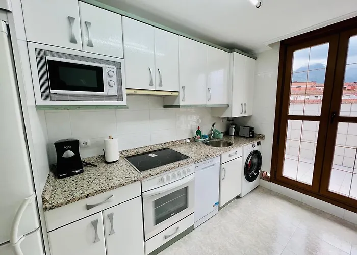 Excelente apartamento con garaje y piscina