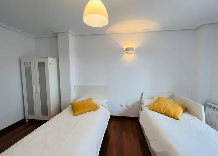 Excelente apartamento con garaje y piscina