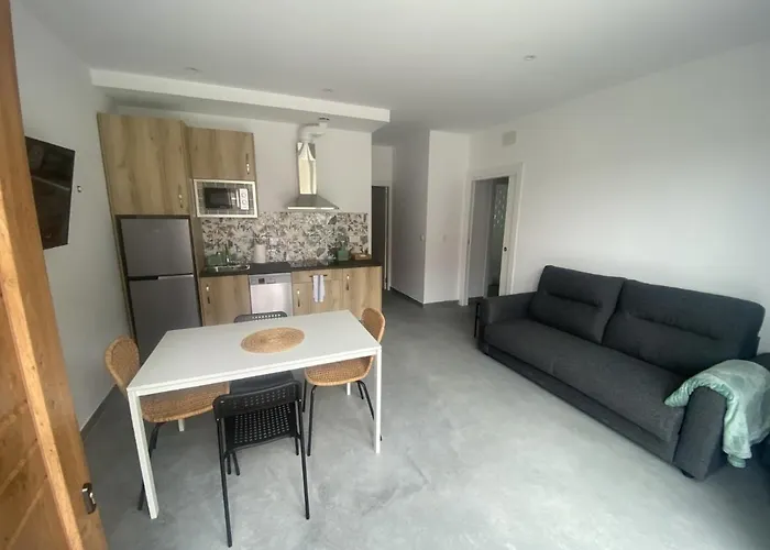 Apartamentos Santamira Street