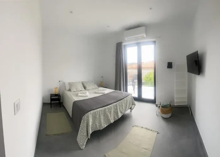 Apartamentos Santamira Street