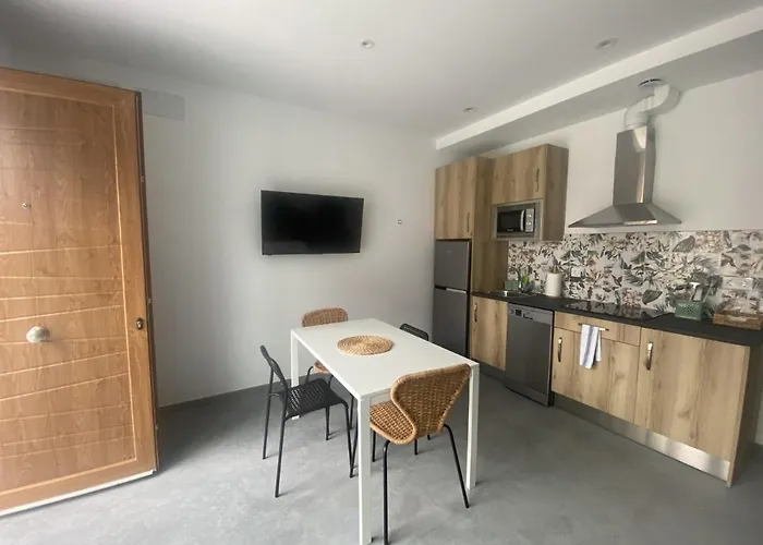 Apartamentos Santamira Street