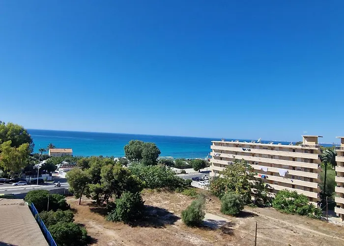 Tranquilidad a la Orilla del Mar