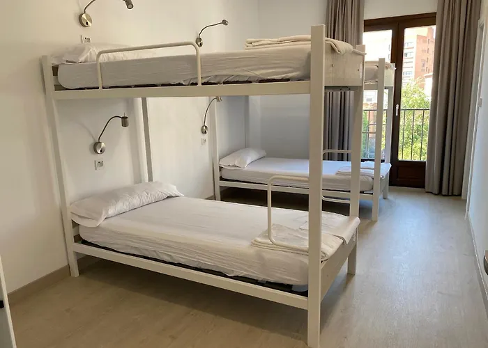 Palacio Real Hostel