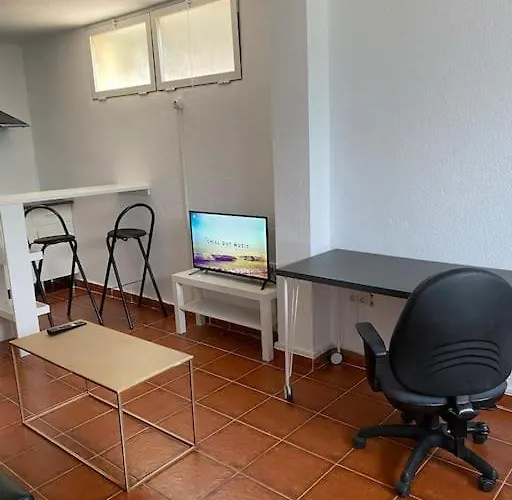 Estudio amplio y luminoso