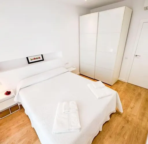 Anna & Thomas - Sitges Center Apt