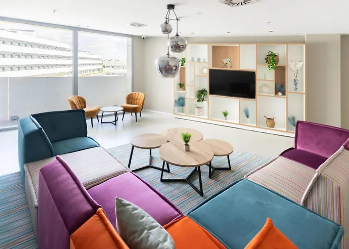 Student Experience Madrid Pozuelo - Luxury Hostel