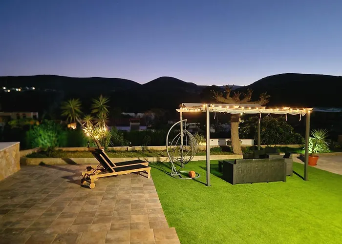 Chalet con piscina, barbacoa y jacuzzi en Valencia