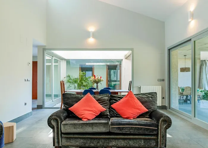 Nice Home In Rompido
