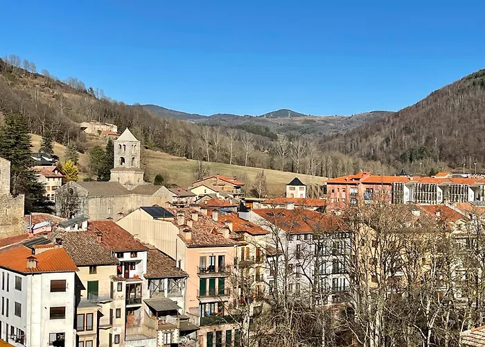 Apartamento colgante al río con vistas al puente