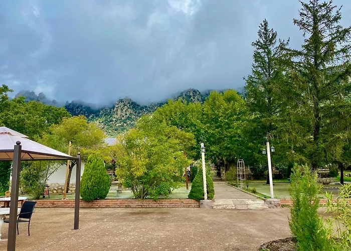 Magnífico Castillo privado, elevado en la roca