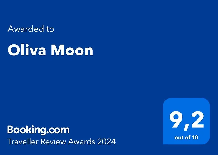 Oliva Moon