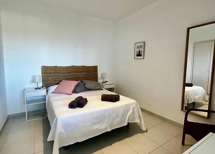 Apartamento Con Piscina Y Vistas Al Mar