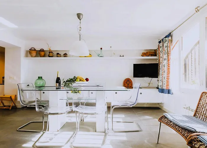 Suitur Beachfront Apartment Roc De Sant Gaieta