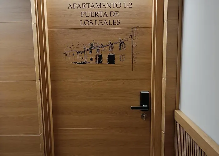Apartamentos turisticos Ávila Puerta de Los Leales 1-2