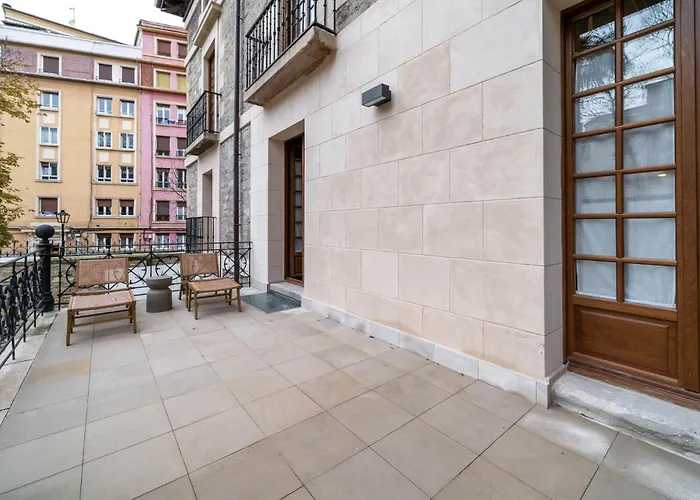 Limehome Vitoria Palacio de los Álava-Velasco