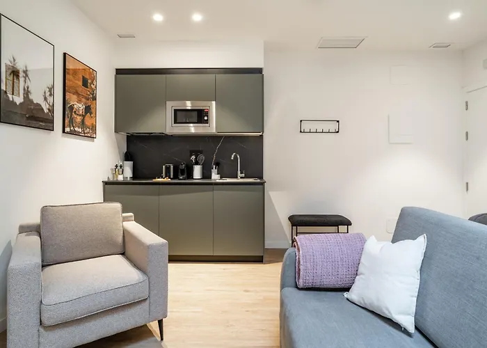 Limehome Vitoria Palacio de los Álava-Velasco