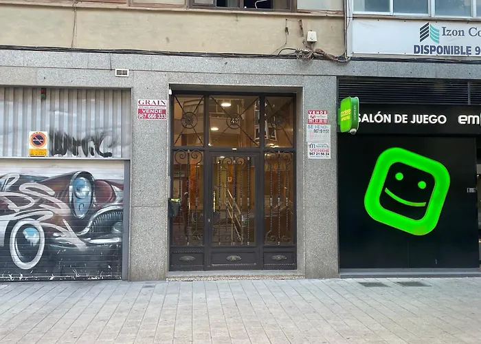 Apartamento Manola con terraza junto al Corte Inglés