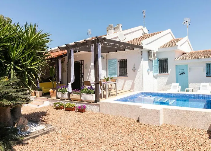 Agustina - Casa adosada en Riumar con jardín, barbacoa y cerca del mar - Deltavacaciones