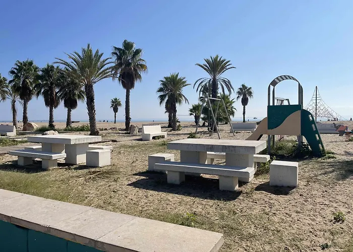 Apart Port Arenal con terraza y piscina