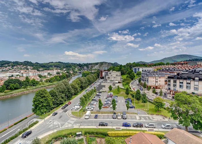 Luminoso Atico Con Terraza, Irun, Parking, 4Pax