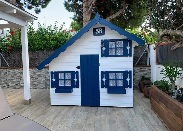 Lovely House Near The Beach