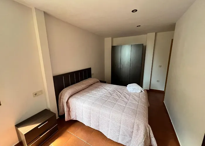 Apartamentos Raíces