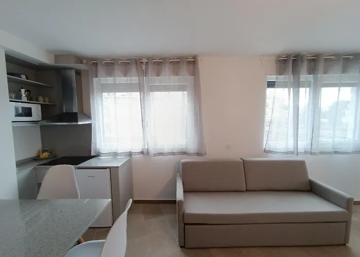 Apartamentos Turísticos Pontepedriña by Bossh! Hotels