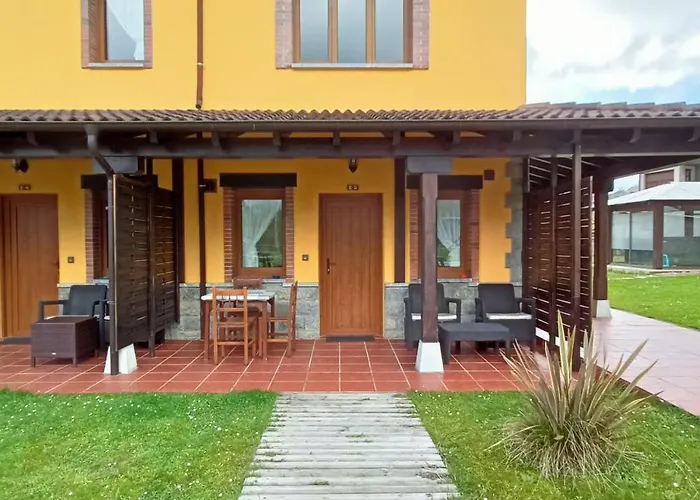 Apartamentos El Castañeu