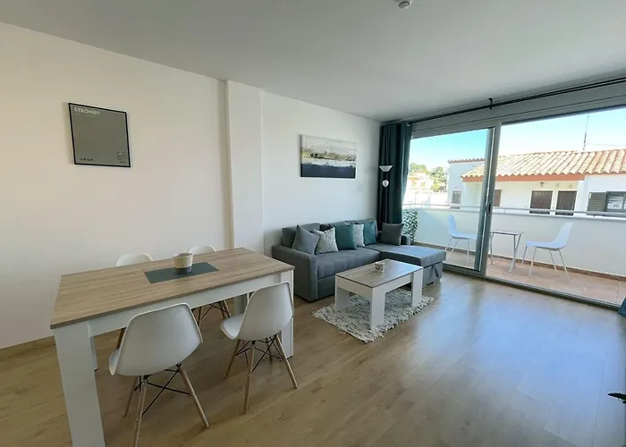2-Bedroom Brand New Apartment Steps From The Beach