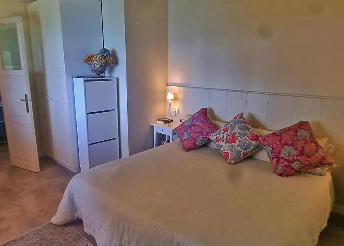 Preciosa Casa Al Borde De Un Acantilado