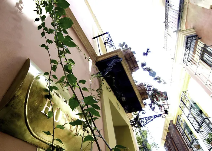 Un Patio En Santa Cruz Hotel Sevilha