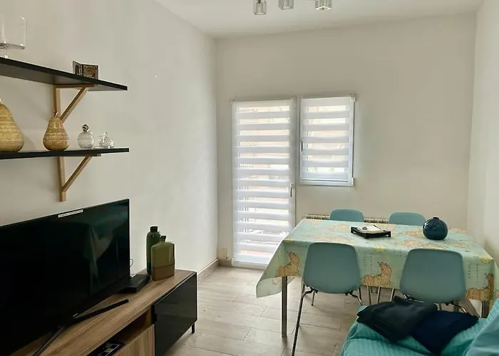 Céntrico apartamento bien ubicado para 5, 3 Hab