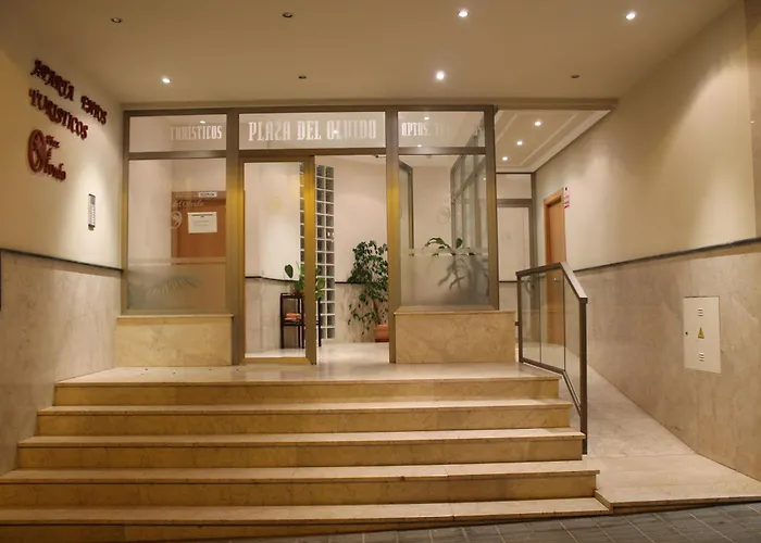 Apartamentos Turisticos Plaza Del Olvido