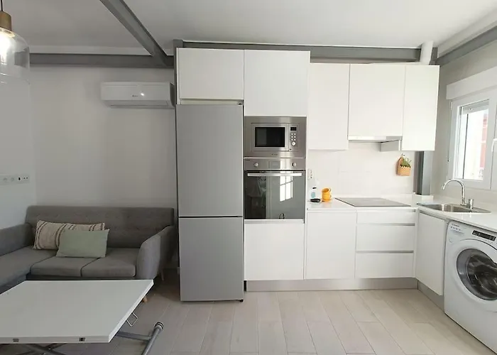 Los Santos 2 Suites, playa a 1 min, 2 Hab, WiFi y Aire acondicionado